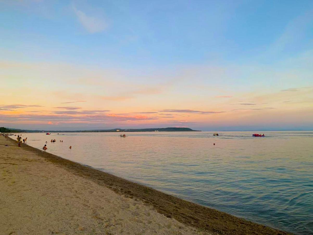 The Henry Resort Taramindu Laiya Batangas Exterior photo